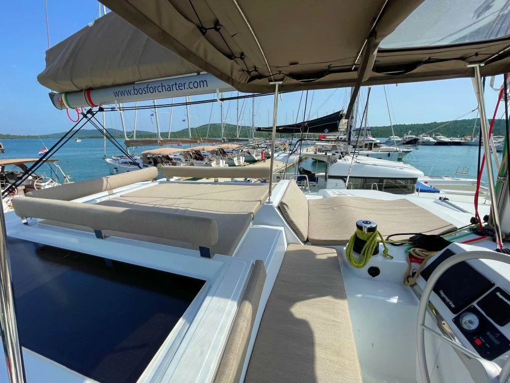 Bali 4.2 - 4 + 1 cab. (Sail and Adventure)  - 13