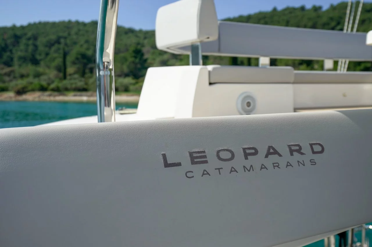 Leopard 45 - 3 + 1 cab. (Manaphy)  - 13