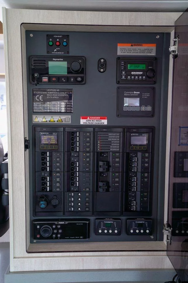 Leopard 45 - 3 + 1 cab. (Manaphy)  - 32