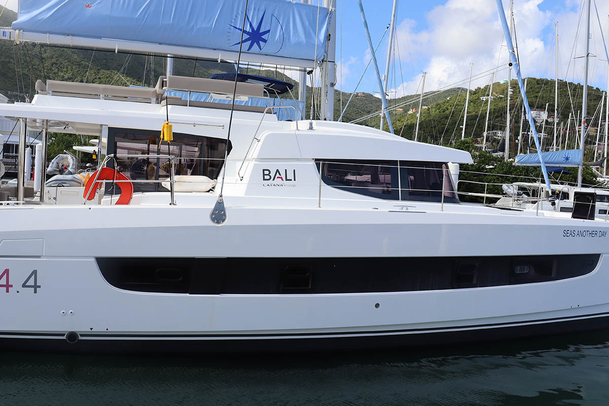 Photo #3 - Bali 4.4 - 4 + 1 cab. (Seas Another Day) in Nanny Cay - 37949