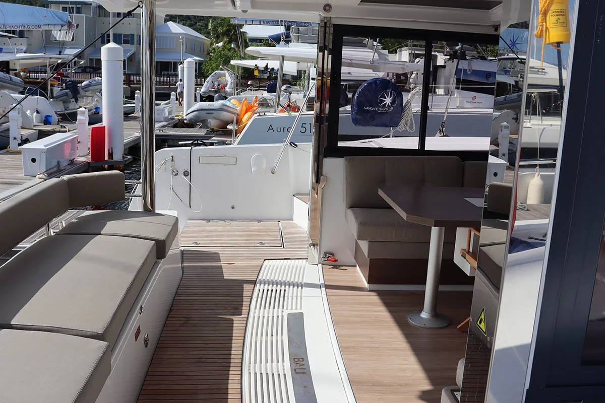 Bali 4.4 - 4 + 1 cab. (Seas Another Day)  - 5