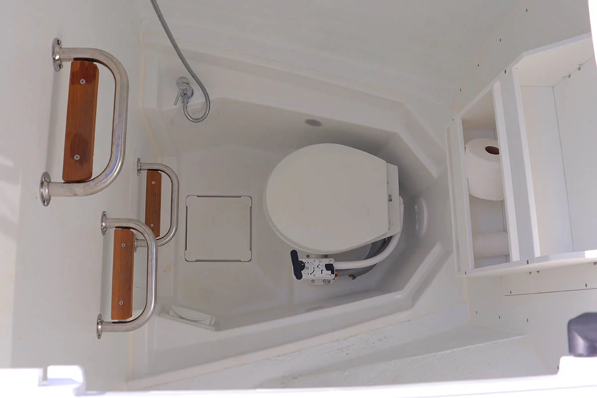 Bali 4.4 - 4 + 1 cab. (Seas Another Day)  - 37