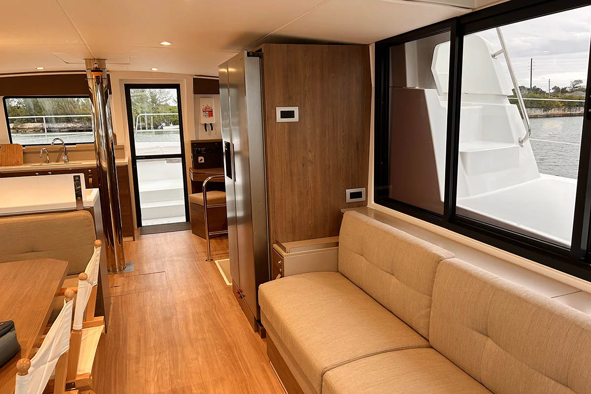 Bali 4.4 - 4 + 1 cab. (Exodus)  - 6