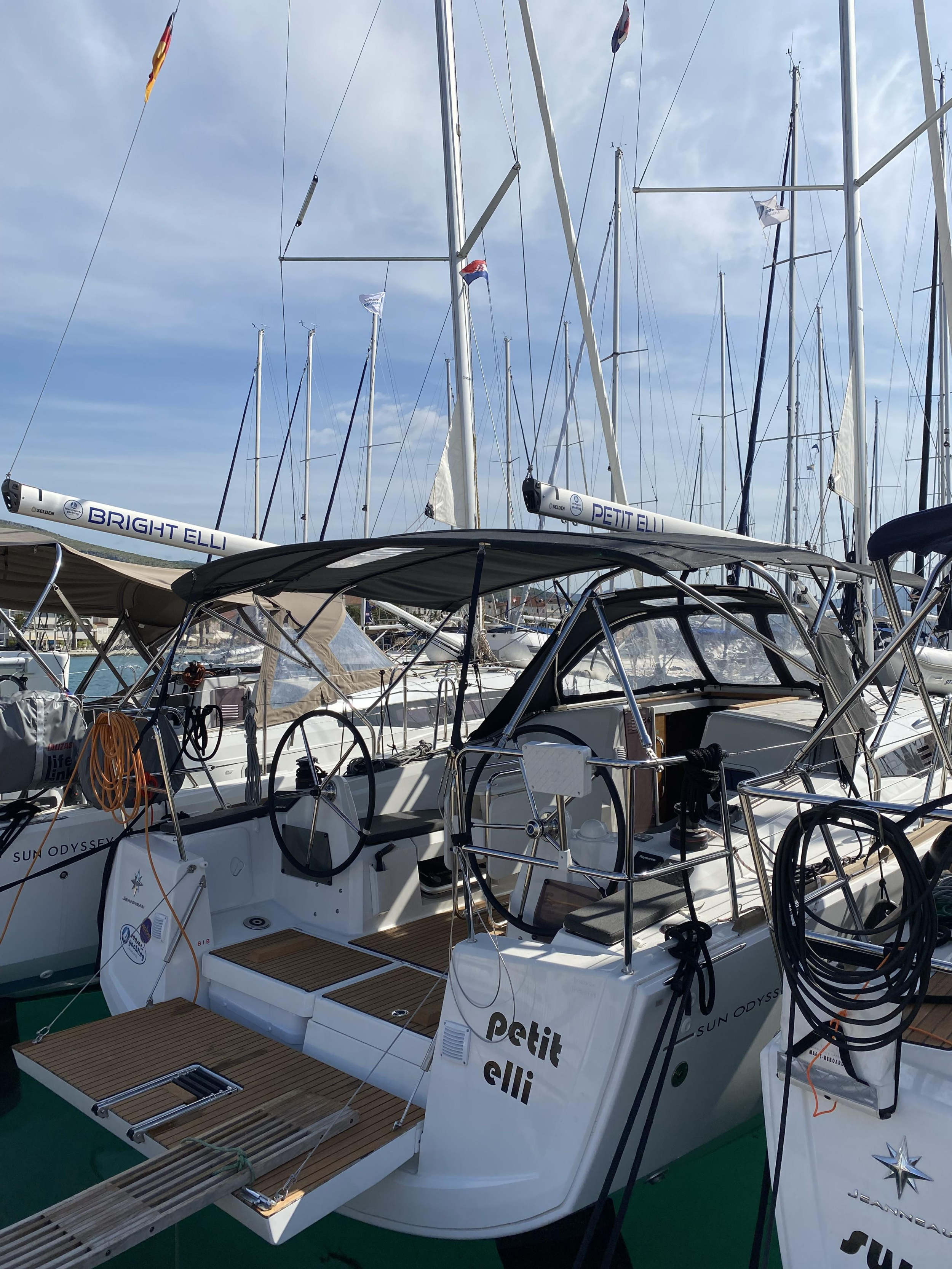 Photo #3 - Sun Odyssey 349 (Petit elli) in Trogir - 37961