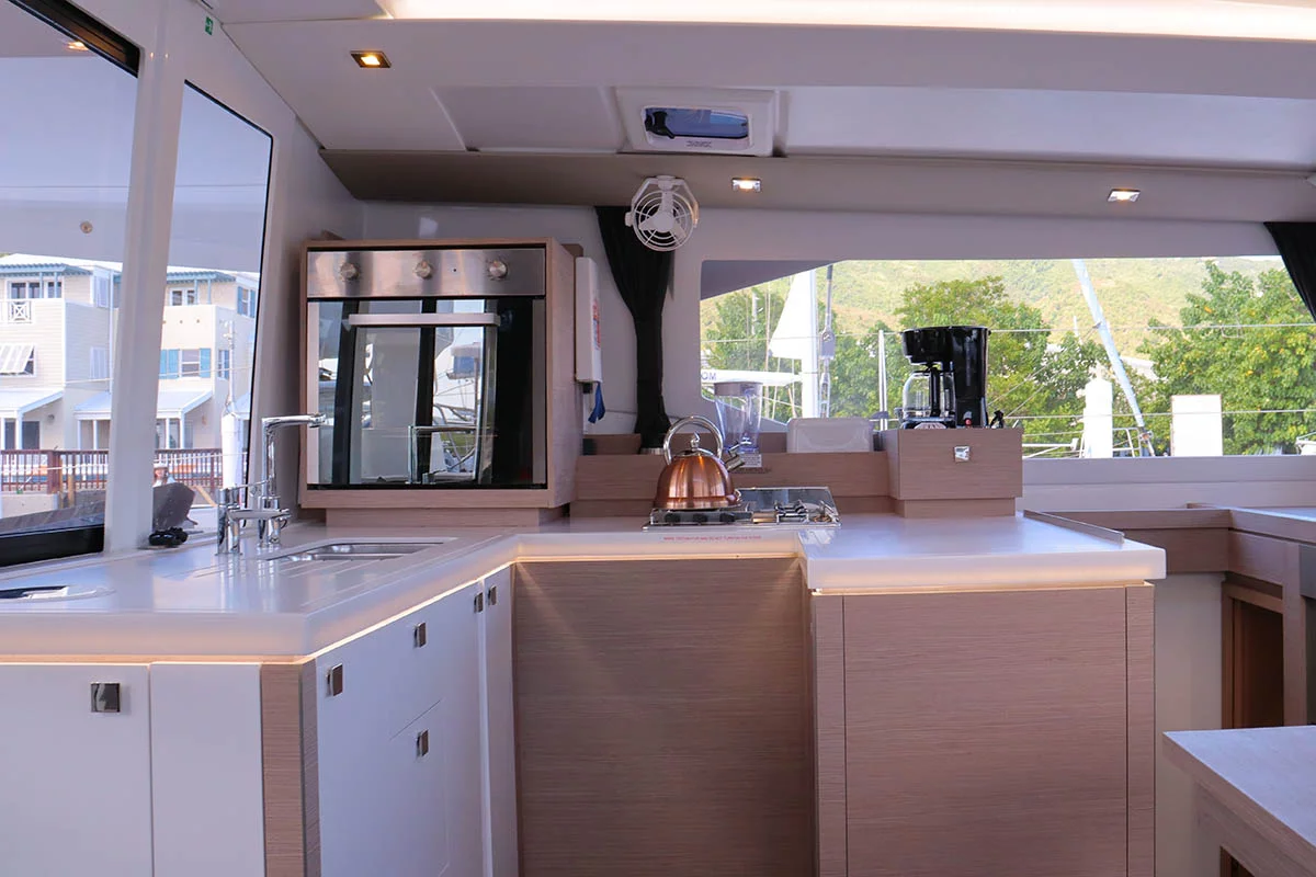 Fountaine Pajot Astrea 42 Quatuor (Michelle ma Belle)  - 10