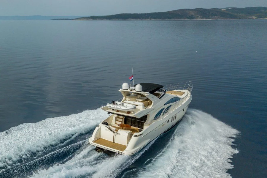 Azimut 62 Fly - 3 + 2 cab. (Eos)  - 2