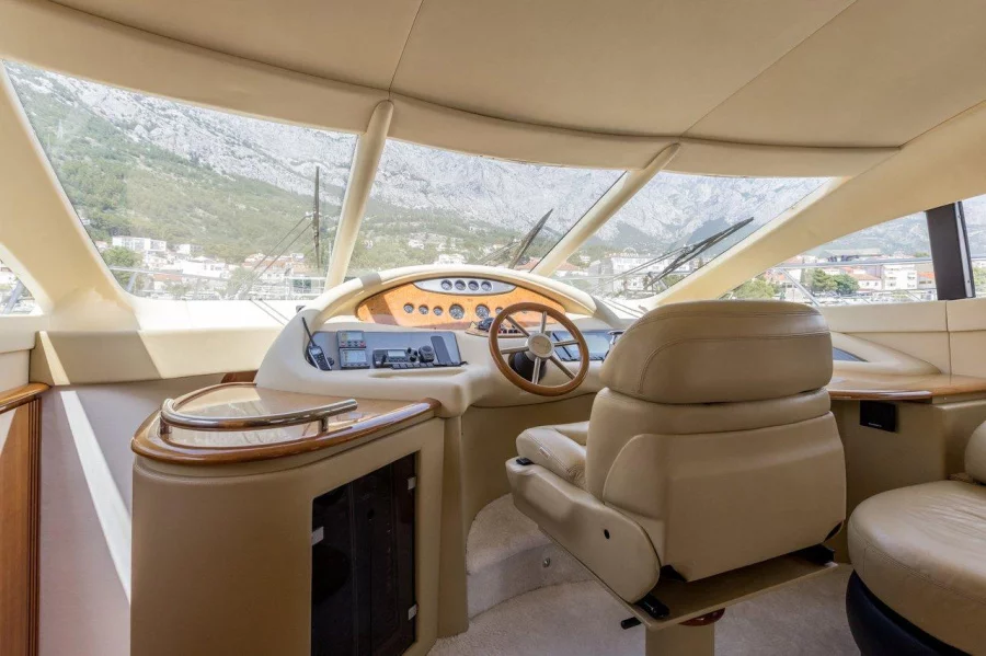Azimut 62 Fly - 3 + 2 cab. (Eos)  - 13