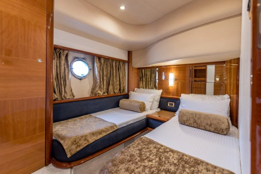 Azimut 62 Fly - 3 + 2 cab. (Eos)  - 18