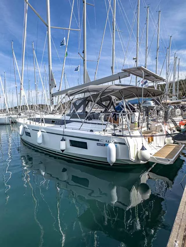 Bavaria C42 (Livia)  - 2