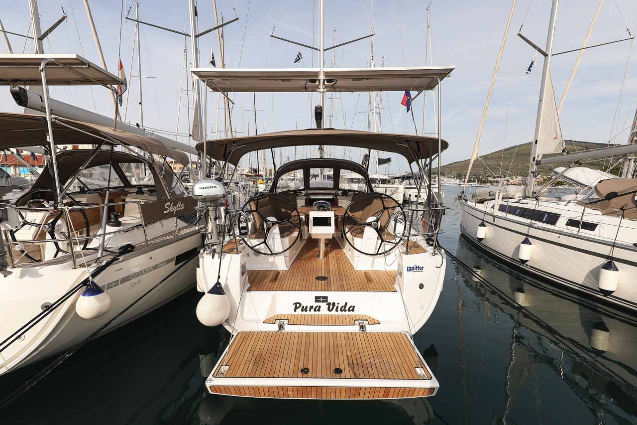 Photo #1 - Bavaria Cruiser 37 Style (Pura Vida) in Trogir - 38100