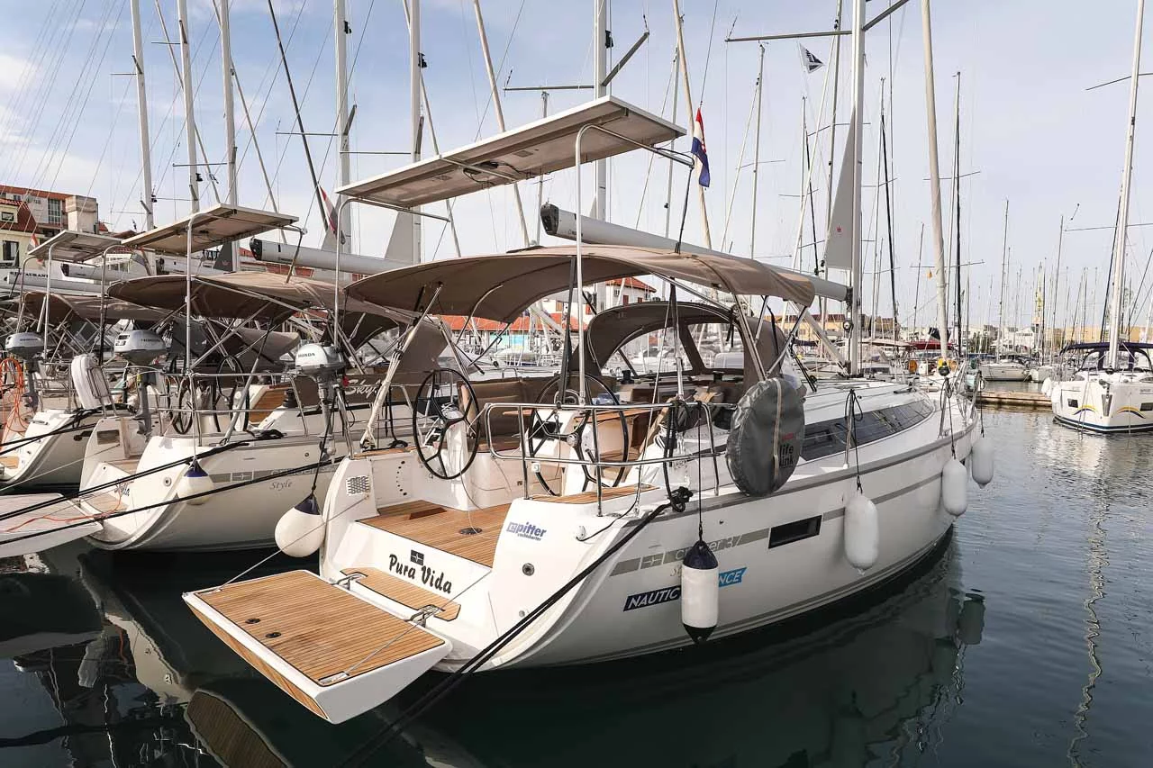 Bavaria Cruiser 37 Style (Pura Vida)  - 2