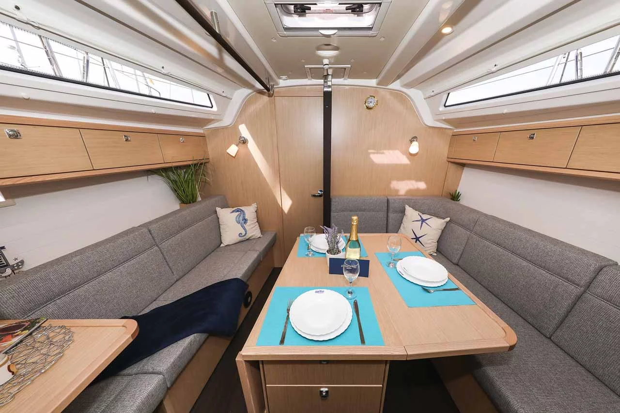 Bavaria Cruiser 37 Style (Pura Vida)  - 8