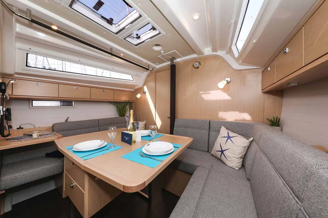 Bavaria Cruiser 37 Style (Pura Vida)  - 9