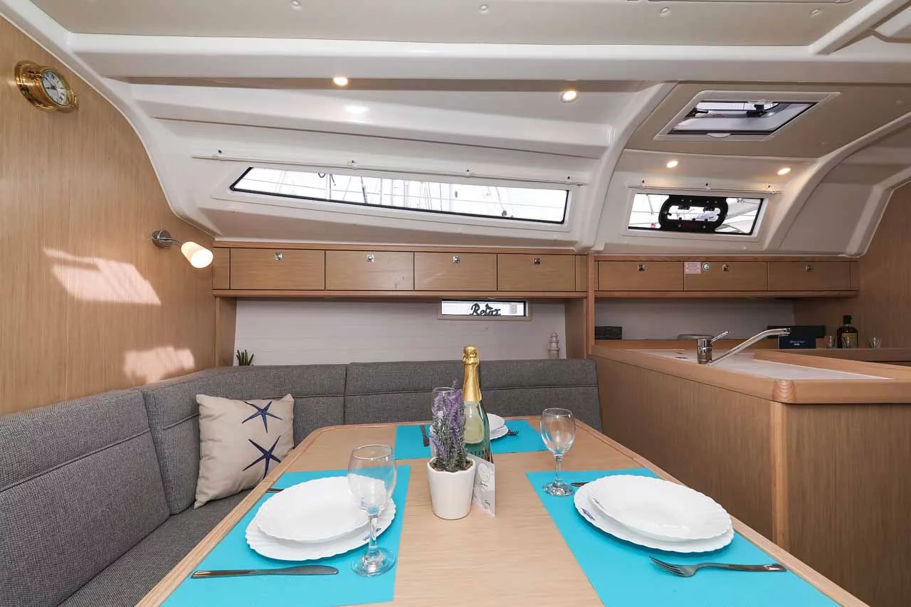 Bavaria Cruiser 37 Style (Pura Vida)  - 10