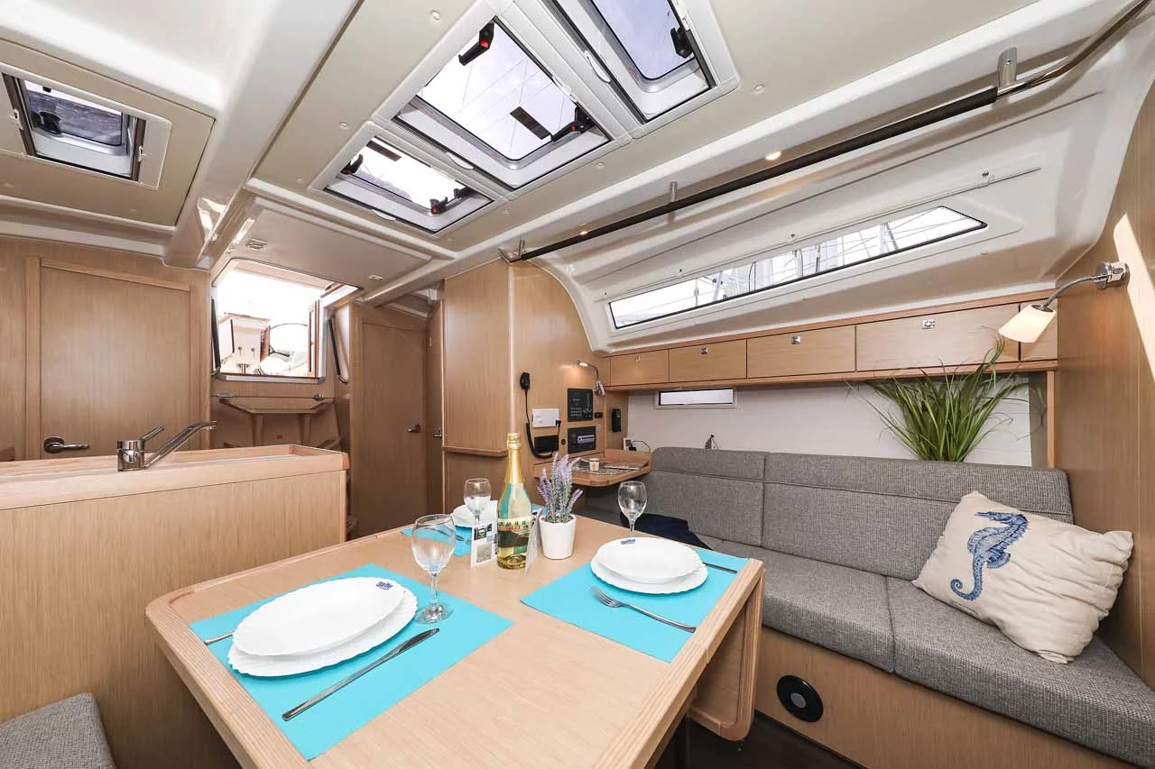 Bavaria Cruiser 37 Style (Pura Vida)  - 11