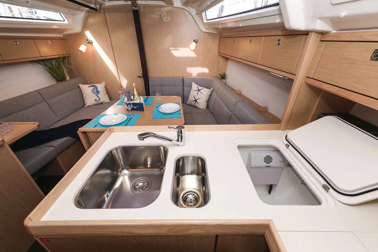 Bavaria Cruiser 37 Style (Pura Vida)  - 15