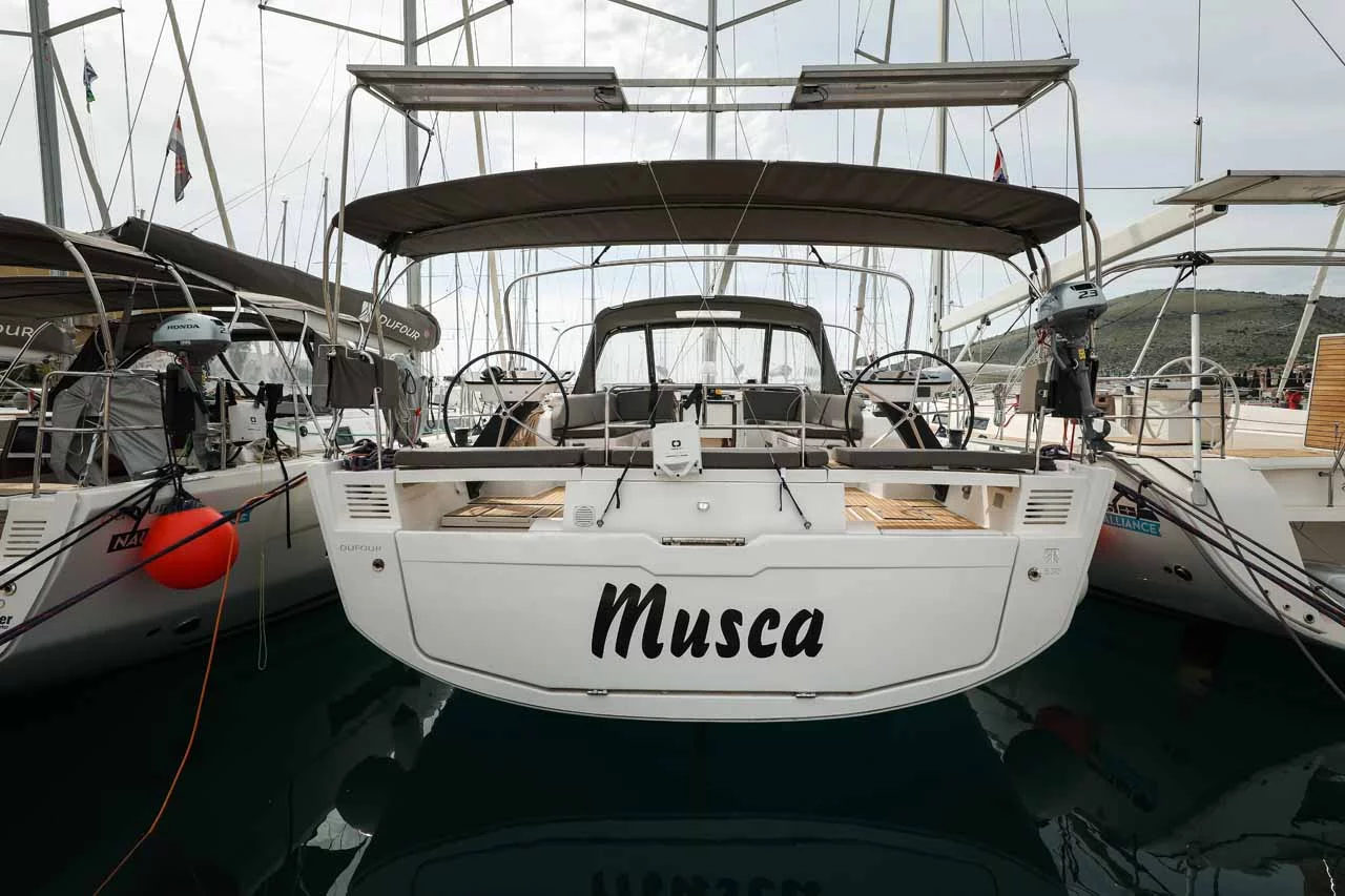 Dufour 530 - 5 + 1 cab. (Musca)  - 2