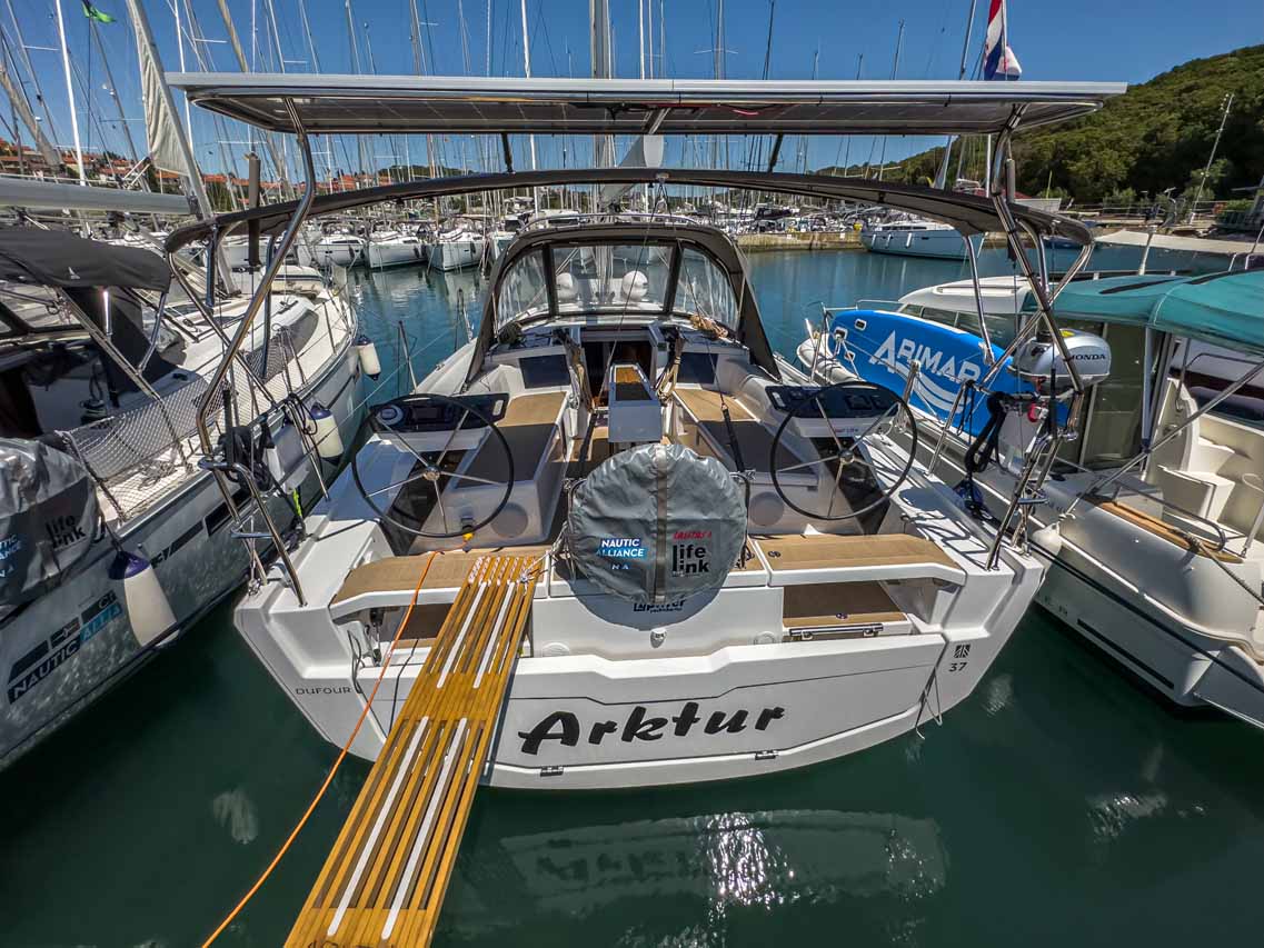 Photo #1 - Dufour 37 - 3 cab. (Arktur) en Pula - 38105
