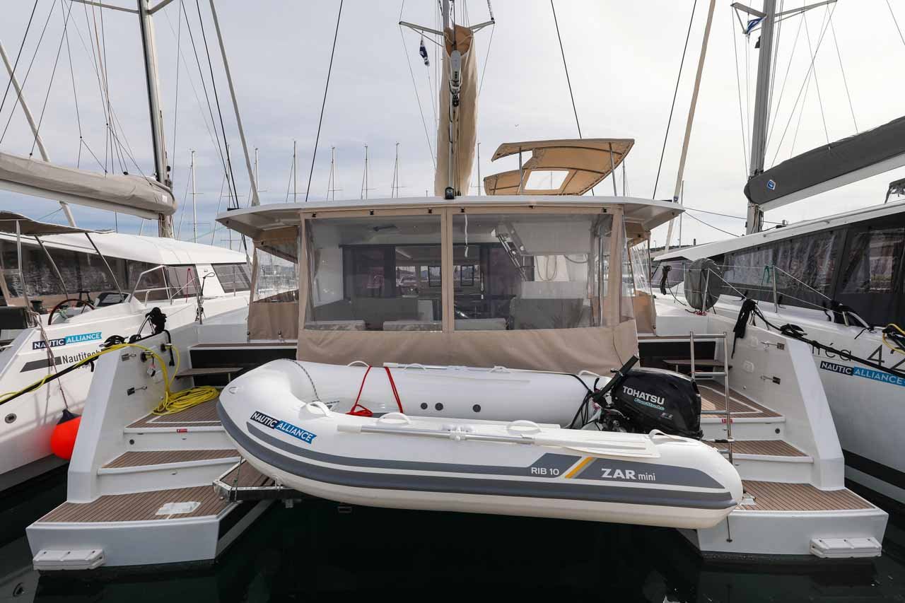 Photo #1 - Fountaine Pajot Astrea 42 - 4 + 2 cab. (Alchiba) en Trogir - 38118