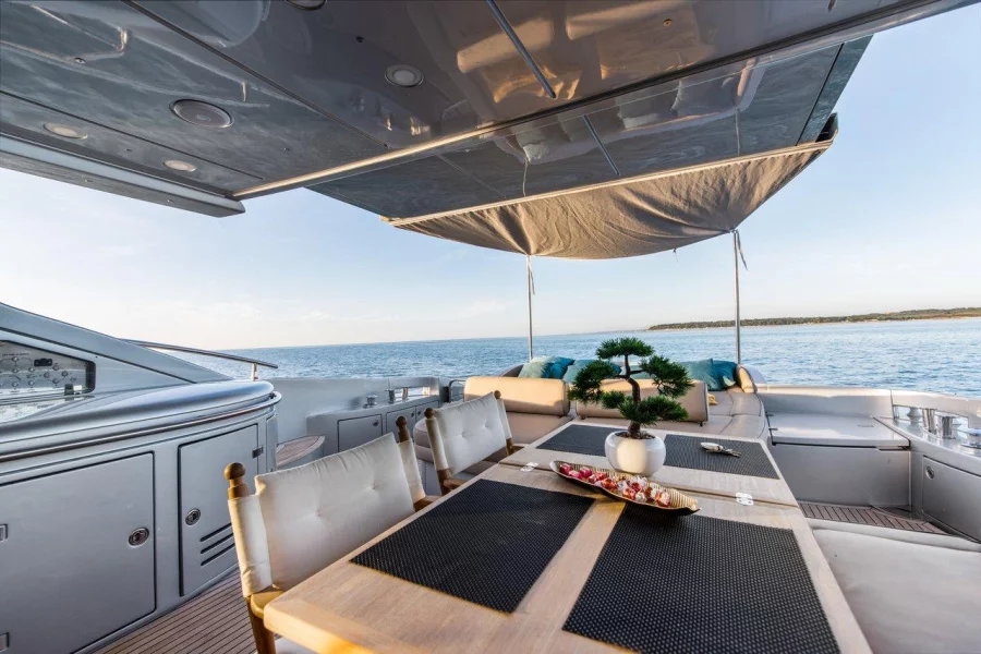 Azimut 68 - 3 + 1 cab. (Falch)  - 11
