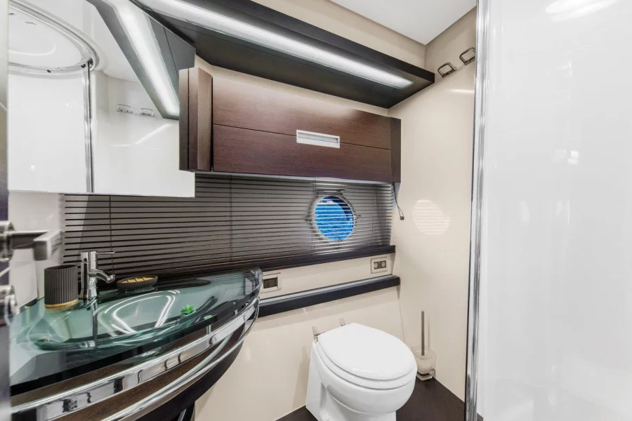 Azimut 68 - 3 + 1 cab. (Falch)  - 28