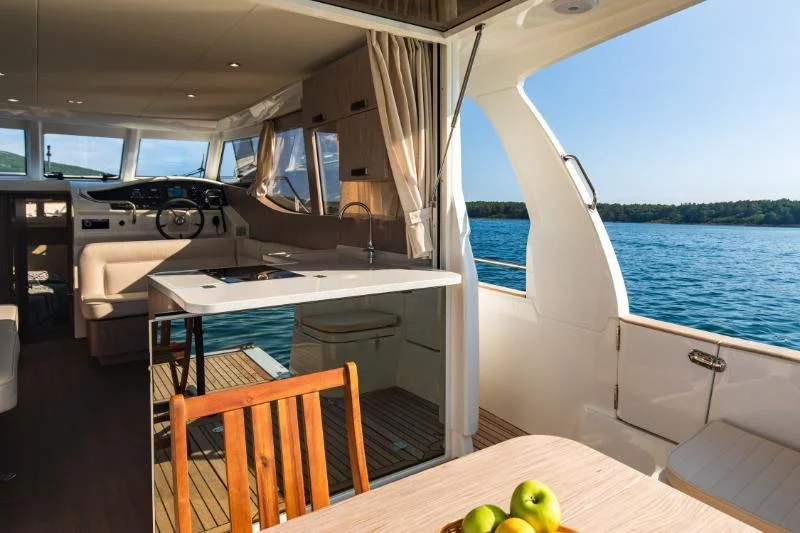 Greenline 33 (Ondine)  - 13
