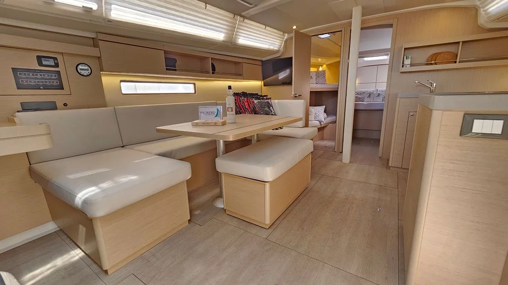 Oceanis 40.1 (Dream Weaver)  - 10