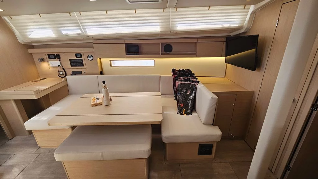 Oceanis 40.1 (Dream Weaver)  - 11