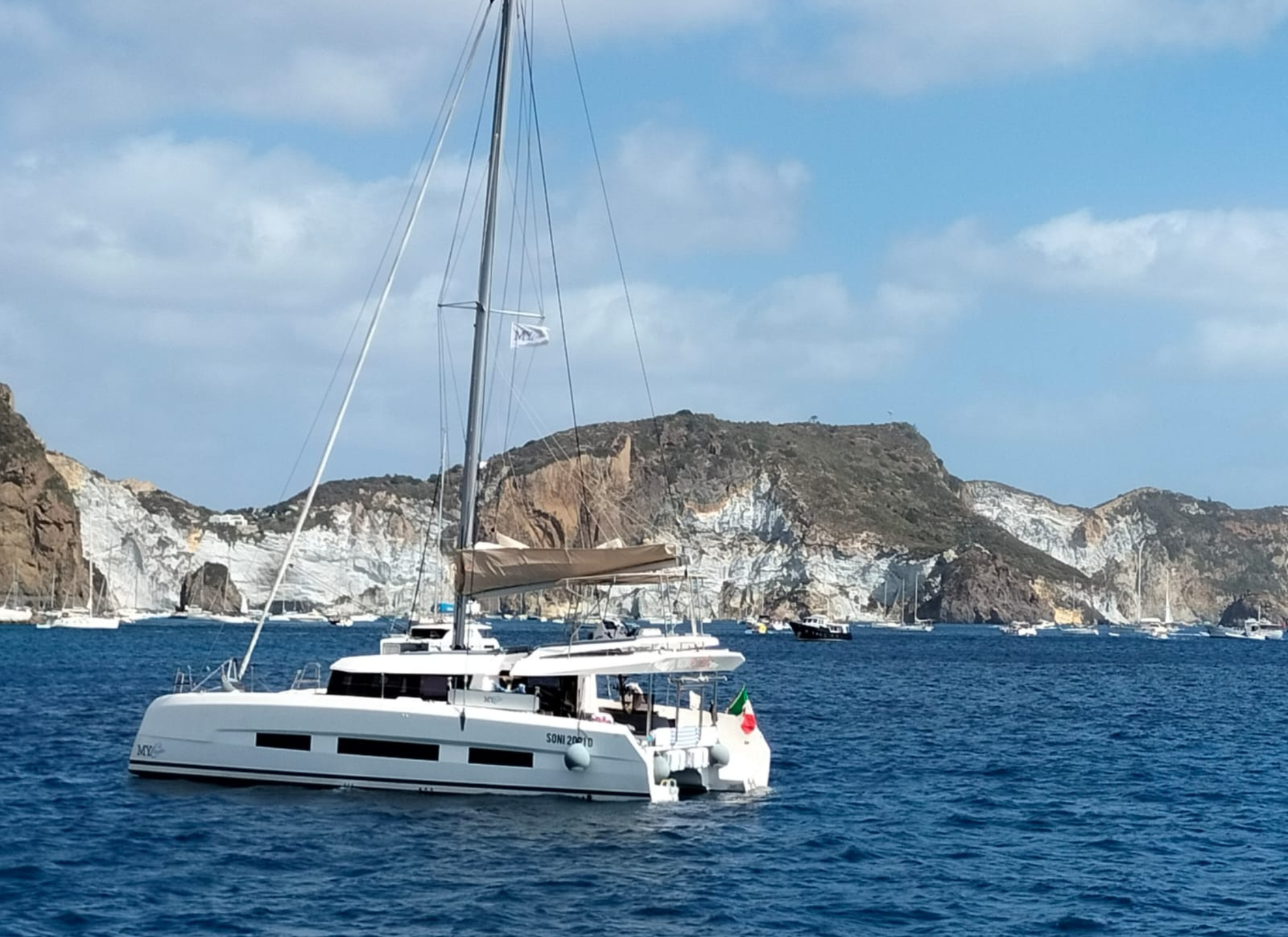 Dufour 48 Catamaran - 5 + 1 cab. — photo 4