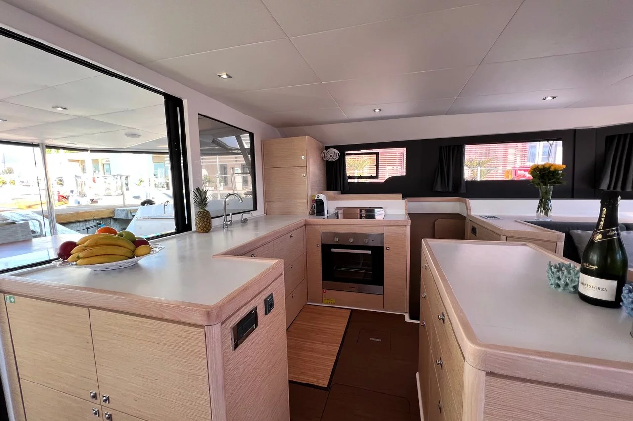 Dufour 48 Catamaran - 5 + 1 cab. (Sualzo)  - 9