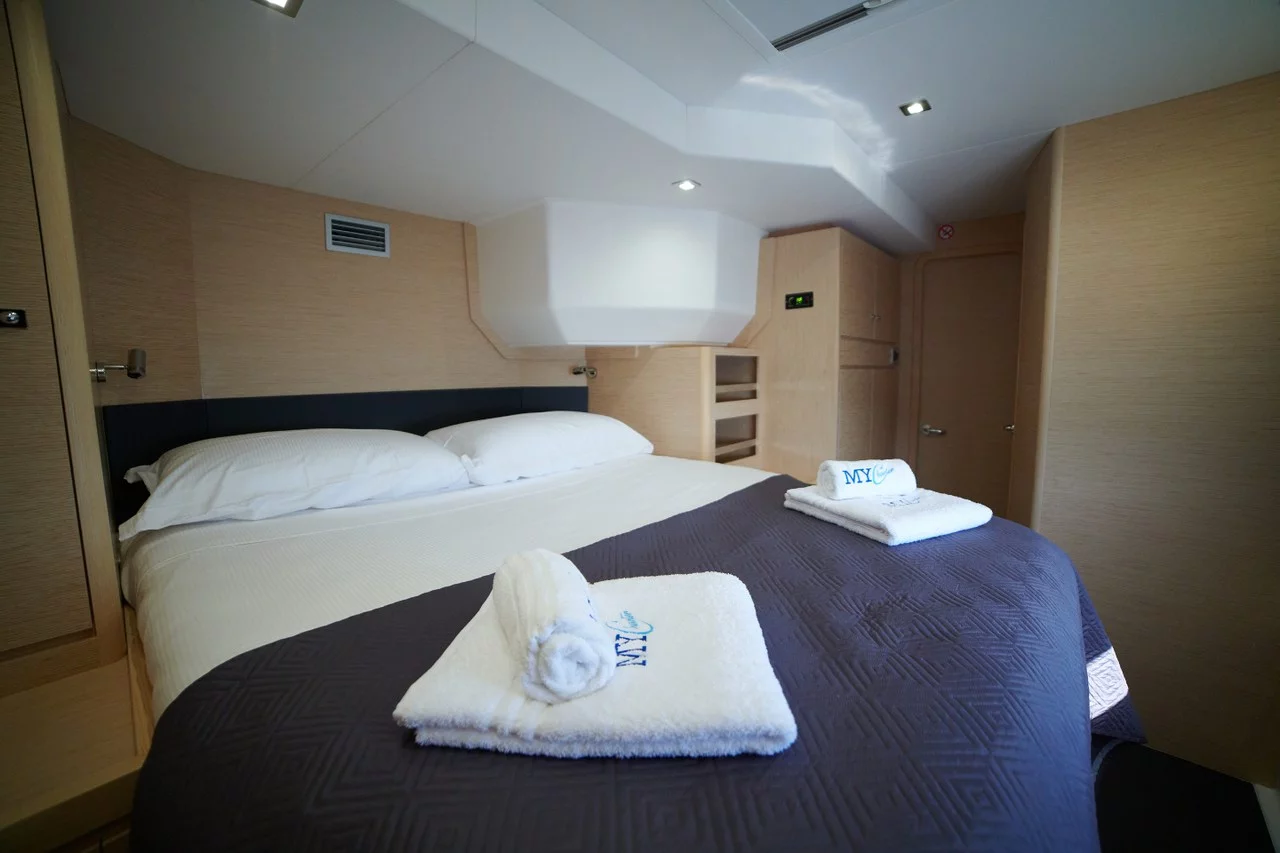 Dufour 48 Catamaran - 5 + 1 cab. (Sualzo)  - 12