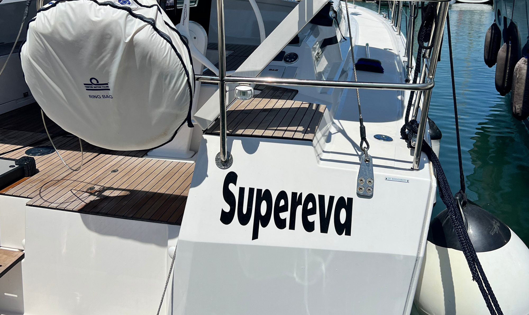 Bavaria C42 — photo 4