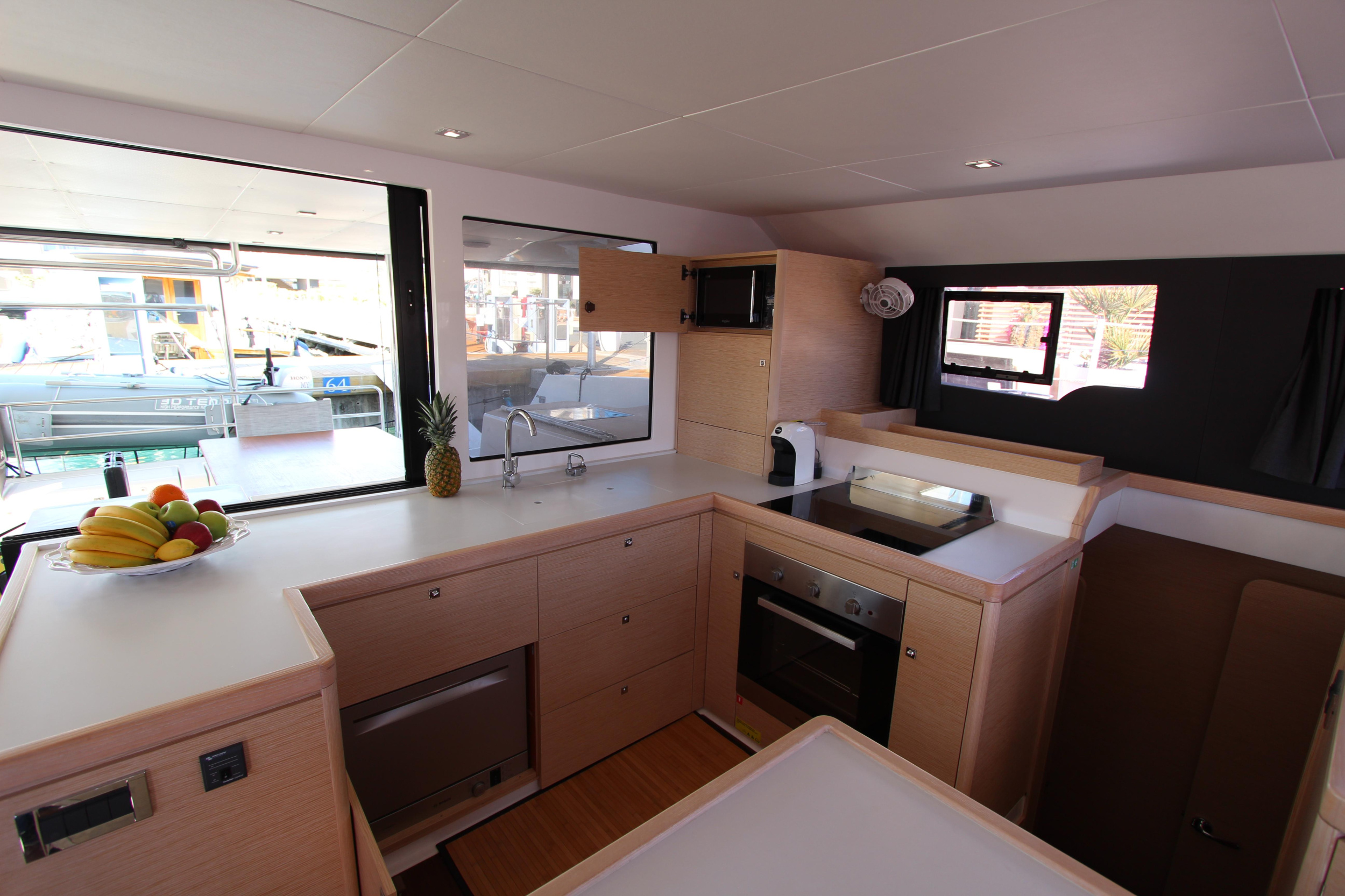 Dufour 48 Catamaran - 5 + 1 cab. — photo 9