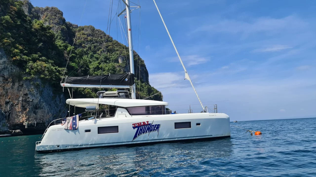 Lagoon 42 - 4 + 2 cab. (Thai Thunder)  - 2