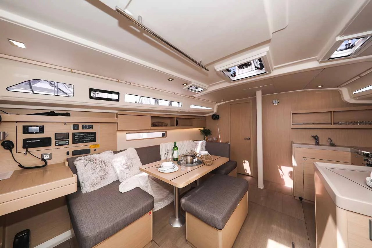 Oceanis 40.1 ELECTRIC (Moritz)  - 10