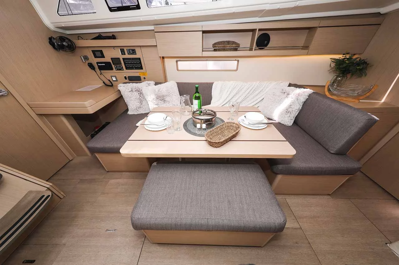 Oceanis 40.1 ELECTRIC (Moritz)  - 11
