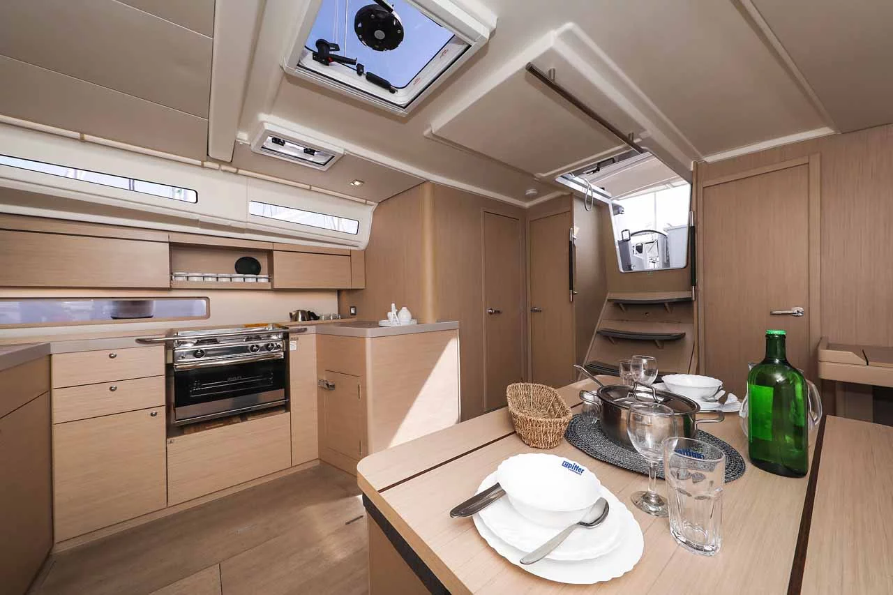 Oceanis 40.1 ELECTRIC (Moritz)  - 12