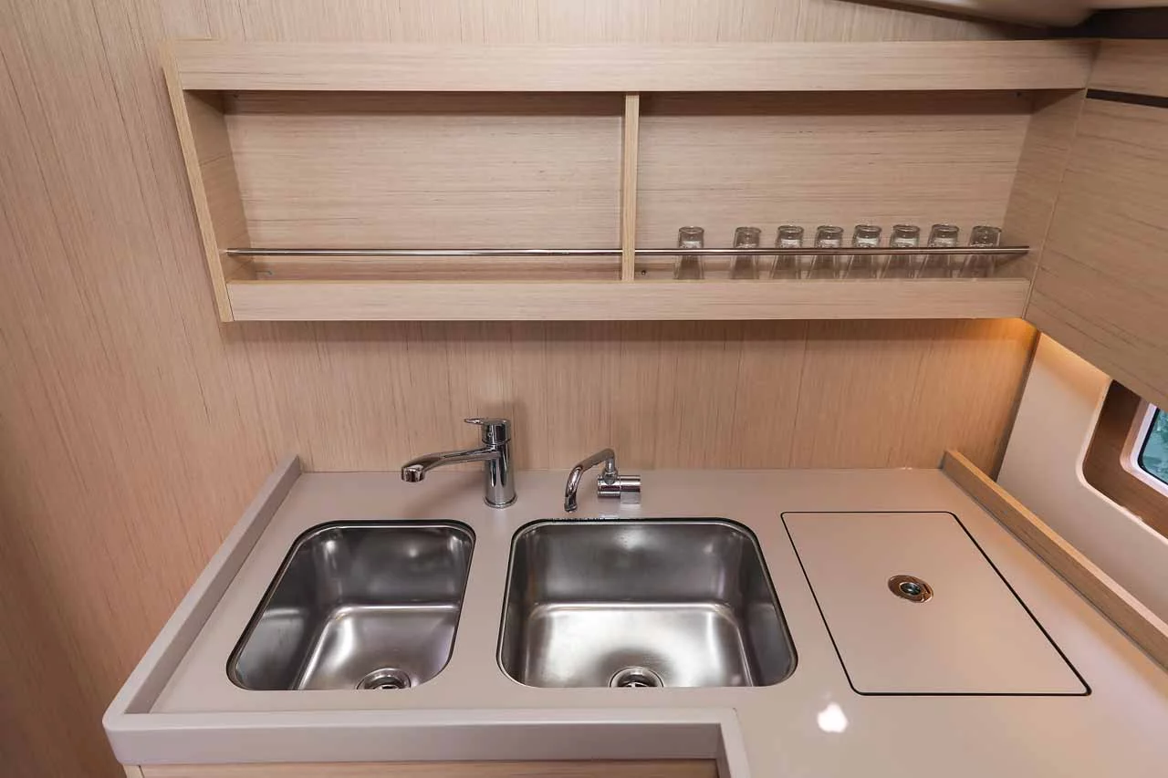Oceanis 40.1 ELECTRIC (Moritz)  - 14