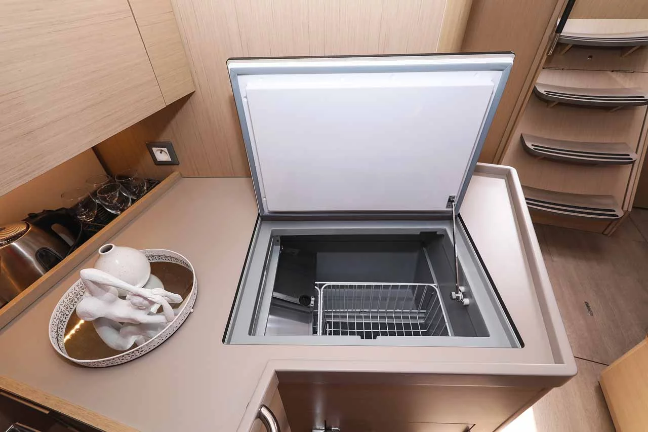 Oceanis 40.1 ELECTRIC (Moritz)  - 15