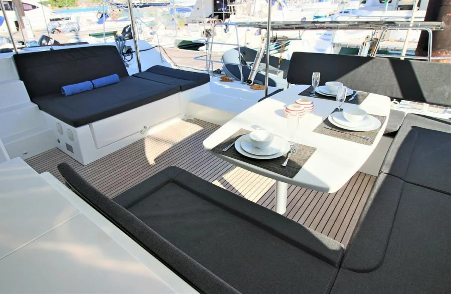 Lagoon 450 - 3 + 1 cab. (Escapade)  - 6