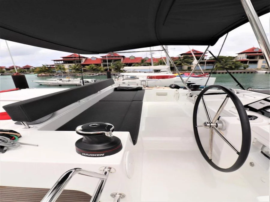 Lagoon 450 - 3 + 1 cab. (Escapade)  - 10
