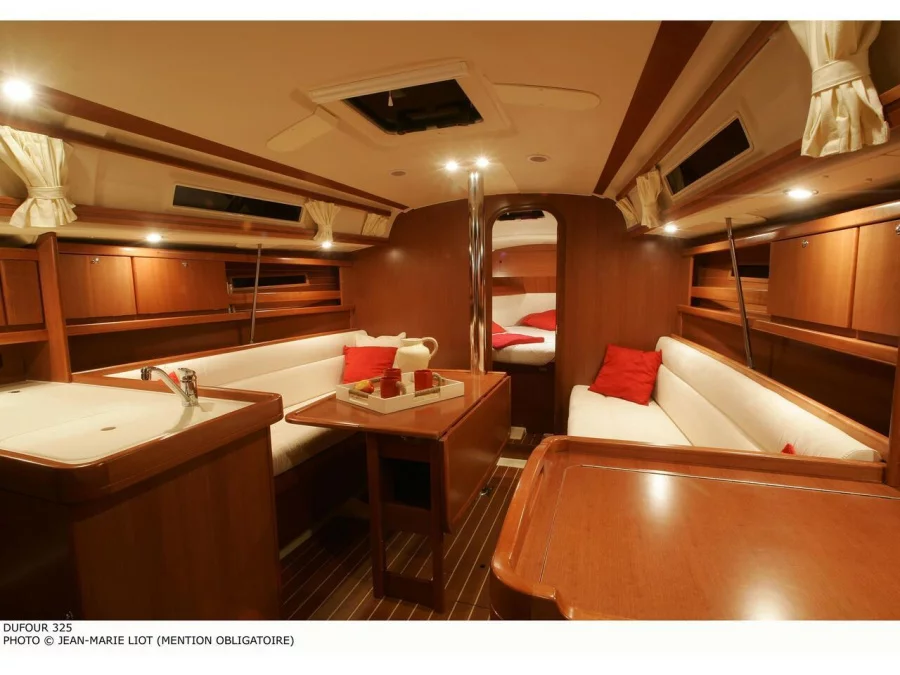 Dufour 325 GL (Bijoux)  - 4