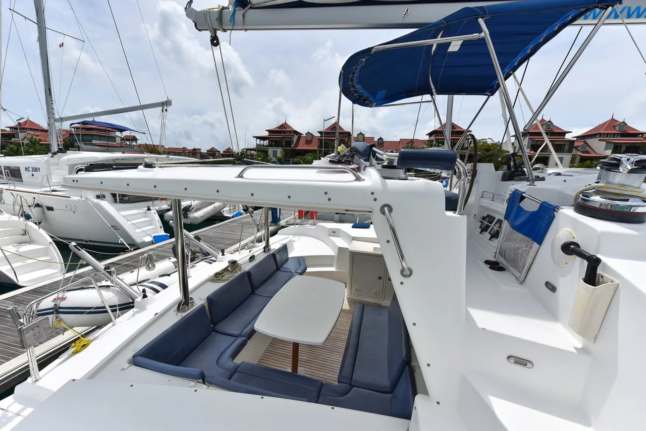 Lagoon 440 - 4 + 2 cab. (Mystikal)  - 6