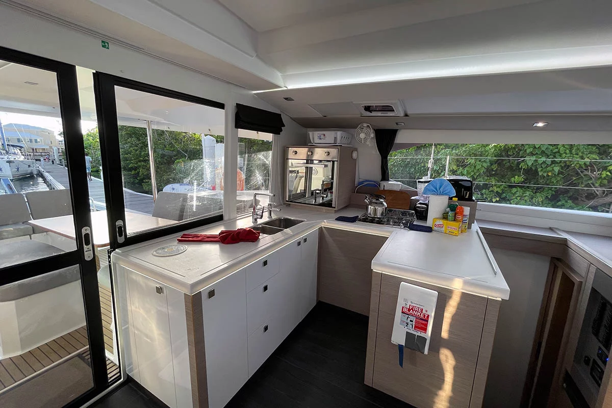Fountaine Pajot Astrea 42 - 4 + 2 cab. (Carpe Diem - BVI)  - 19