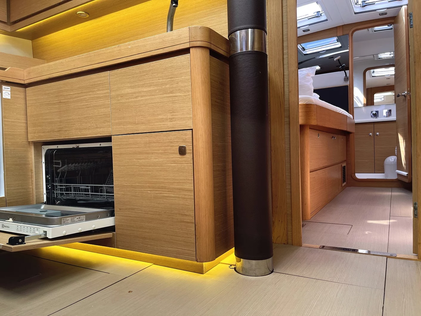 Dufour 56 Exclusive - 4 + 1 cab. (Alpina)  - 26