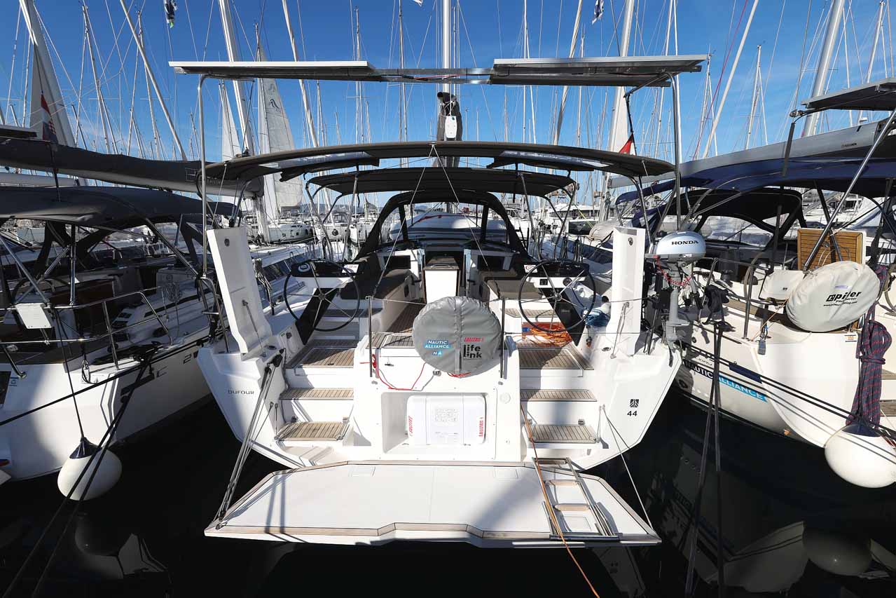 Photo #1 - Dufour 44 - 3 cab. (Acrux) in Biograd - 38336