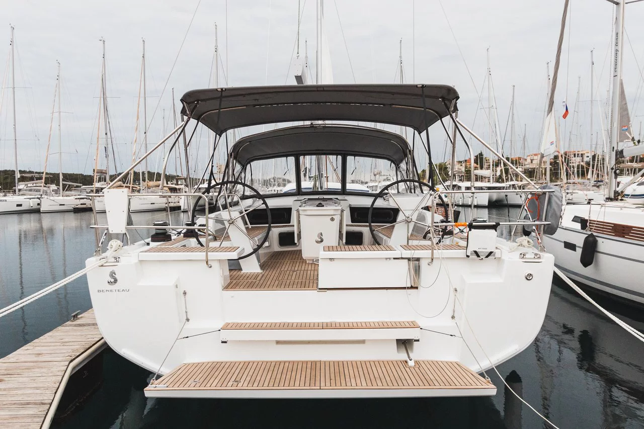 Oceanis 51.1 - 5 + 1 cab. (Panthata)  - 2