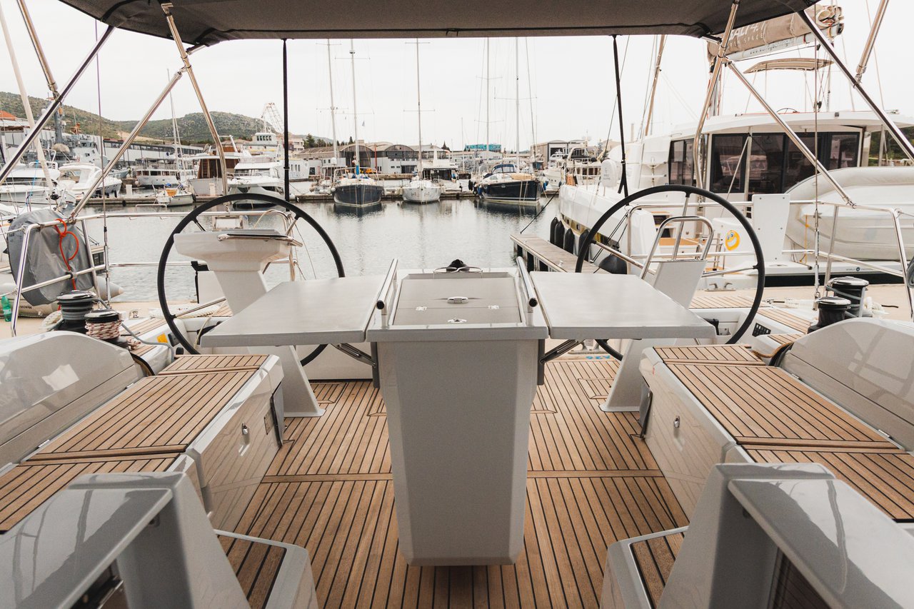 Photo #6 - Oceanis 51.1 - 5 + 1 cab. (Panthata) en Sibenik - 38373