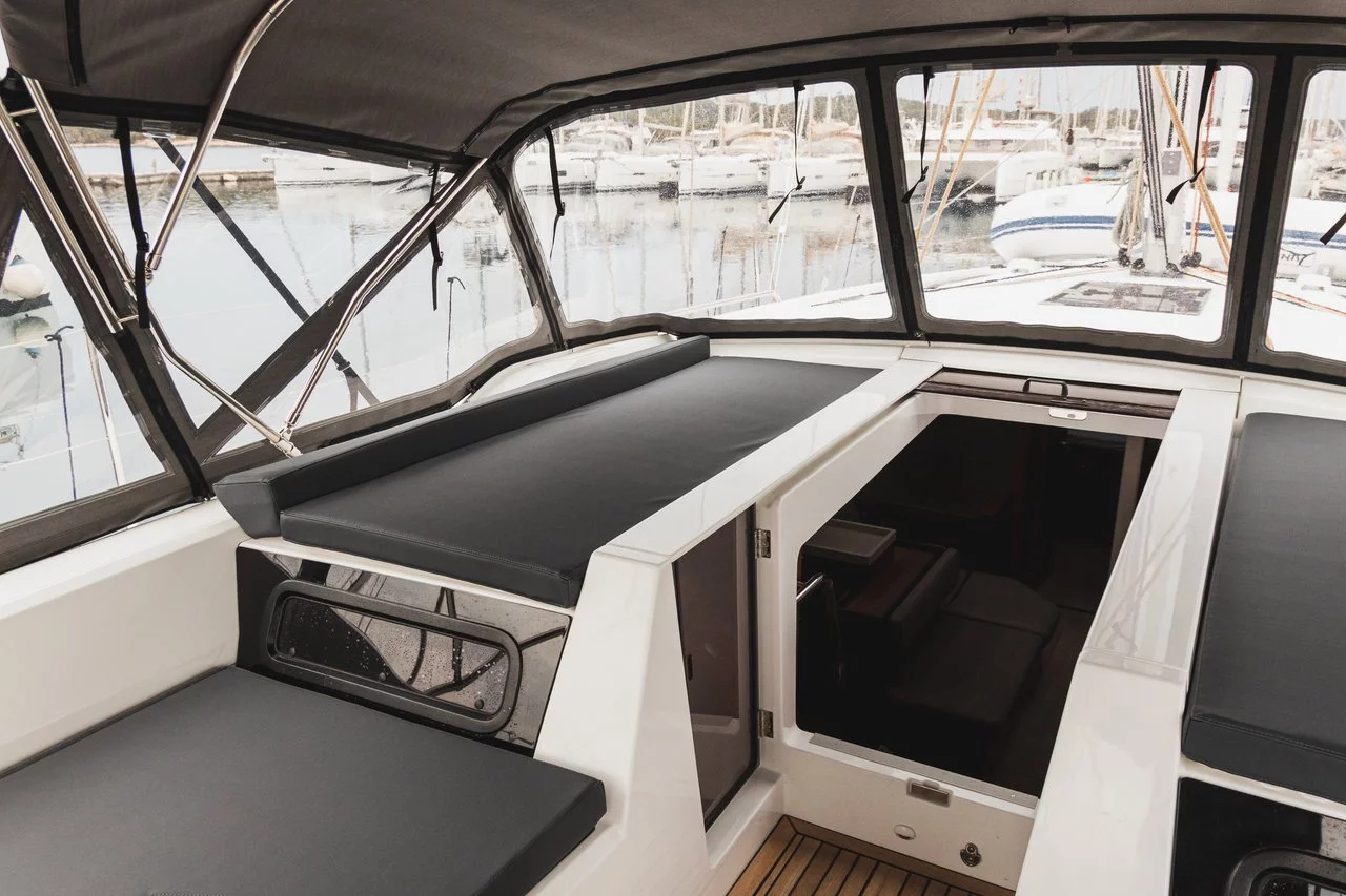 Oceanis 51.1 - 5 + 1 cab. (Panthata)  - 10