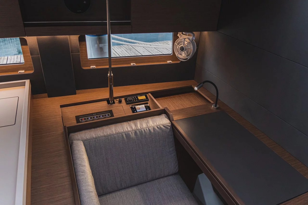 Oceanis 51.1 - 5 + 1 cab. (Panthata)  - 12